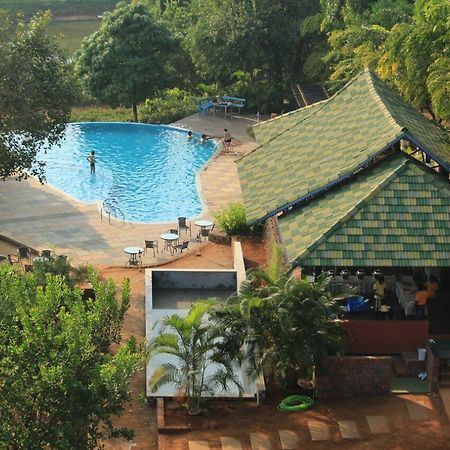 Cherilyn Monta Resort - Ratnagiri Vatul ภายนอก รูปภาพ